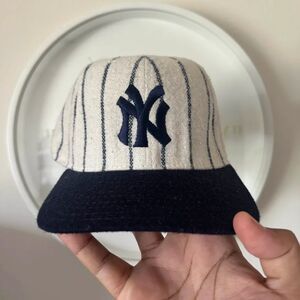 Vintage New York Yankees American Needle Pinstripe Fitted Hat Size 7 1/4